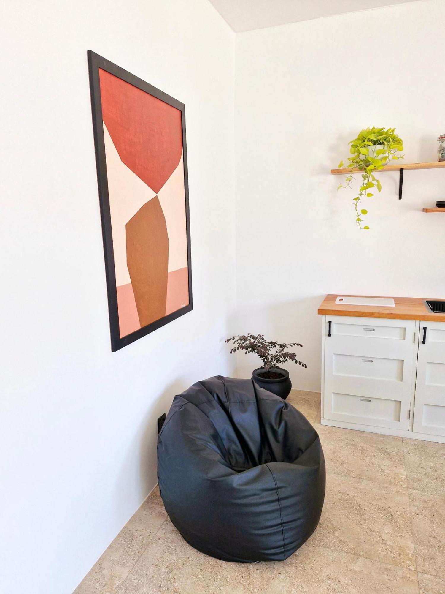Apartment White Nest